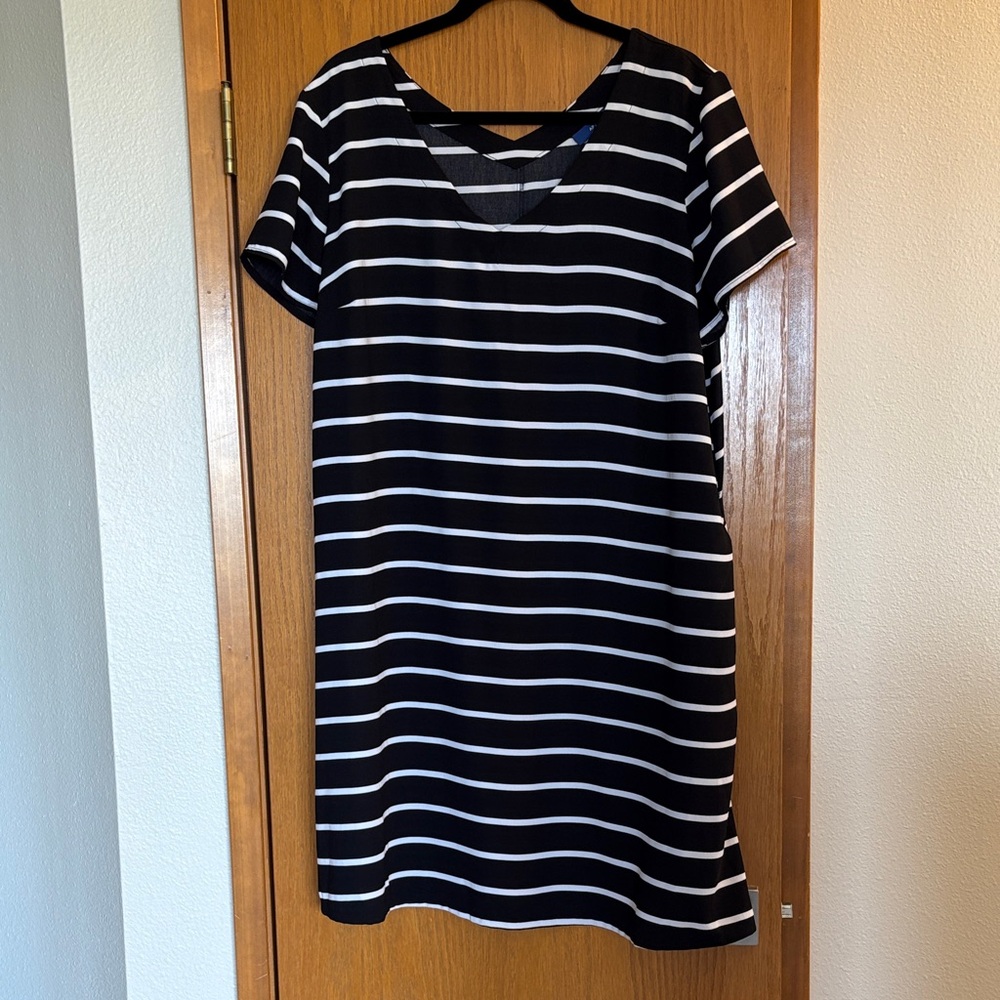 Apt. 9 Black and White Striped V-Neck Dress